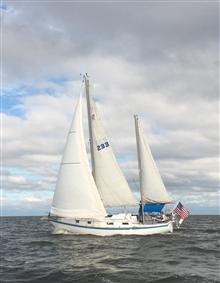 Foxfire (Brent and Mac Boulet) under full sail